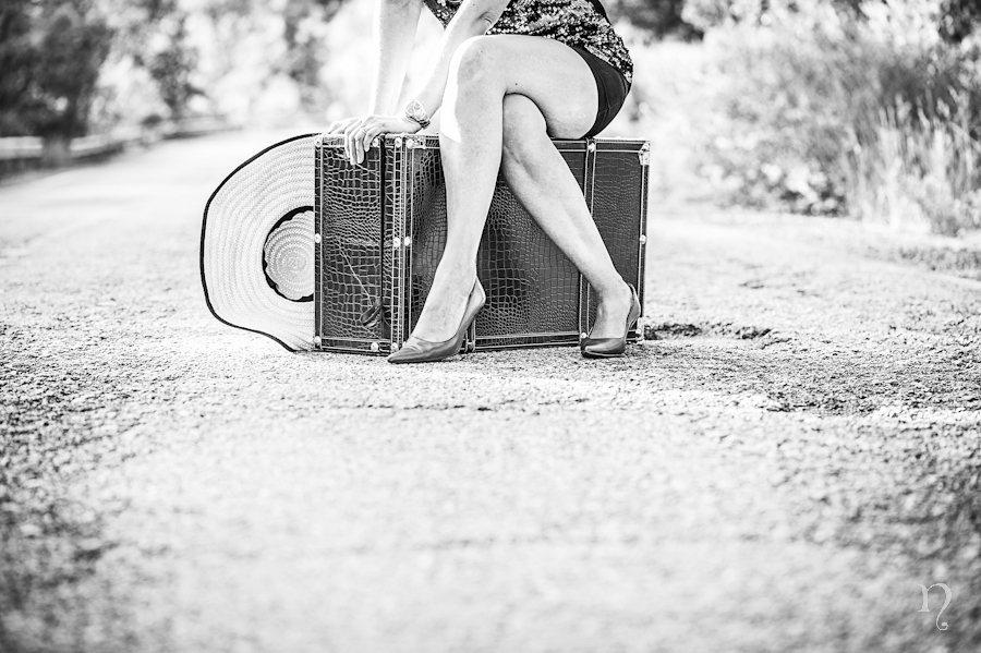 sensual provocación maleta pamela chica carretera road movie Noemi Artycam fotografia fotografos en León