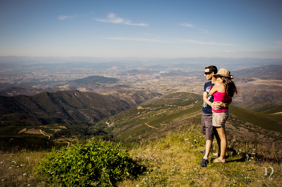 Preboda mirador monte valle pareja fotografos Bierzo Ponferrada Noemie artycam fotografia