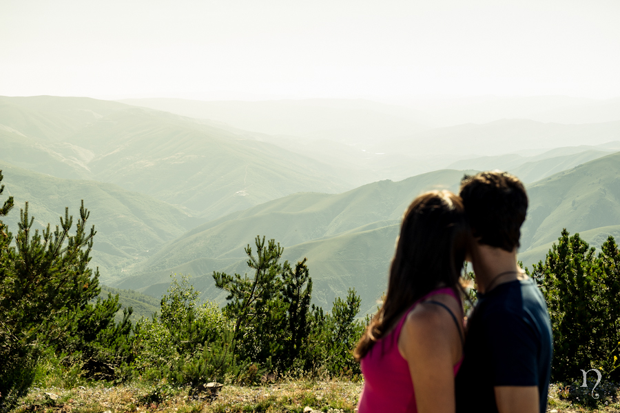 Preboda pareja vistas monte fotografos Bierzo Ponferrada Noemie artycam fotografia