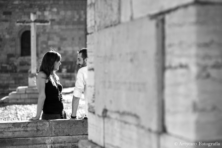pareja blanco negro fuente Plaza del Grano Mercado Fotografos diferentes León Artycam