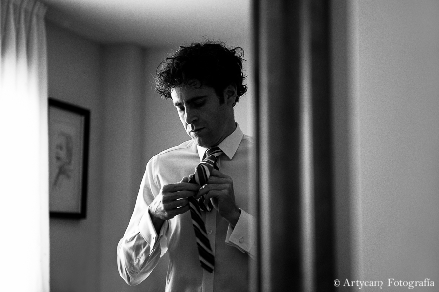 novio negro corbata espejo Artycam Fotografía documental y artística Asturias 