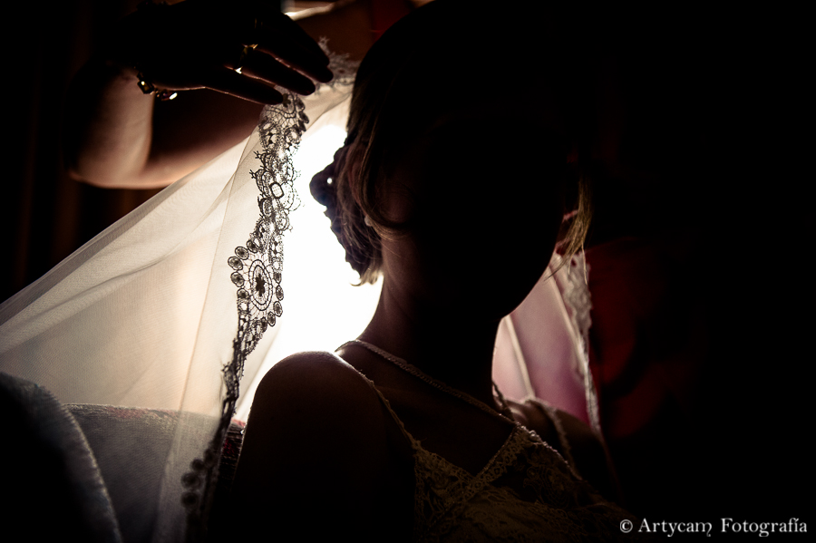 entrada luz velo novia oscuro artistico Parador de San Marcos Artycam fotografía