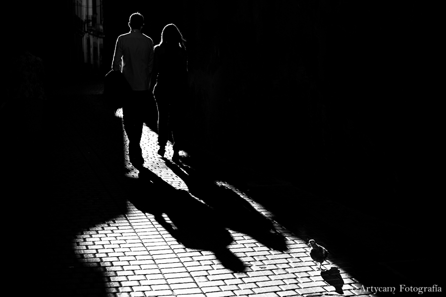 pareja negro caminar paloma sol Fotografos diferentes León Artycam