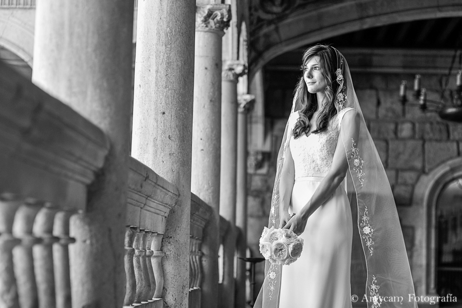 Romantic english wedding photography from Castilla y León beauty Subtlety Parador de San Marcos