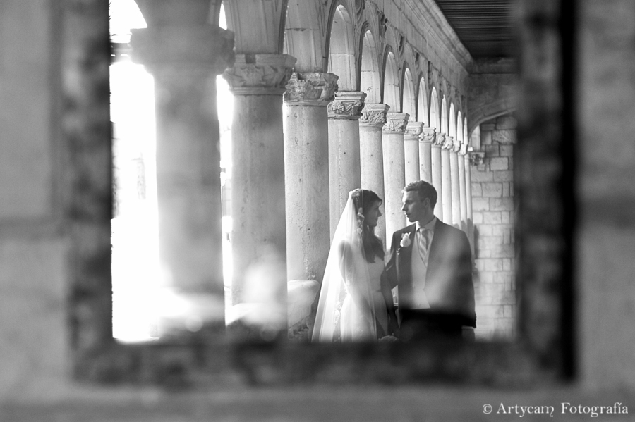 Romantic english wedding photography from Castilla y León beauty Subtlety Parador de San Marcos